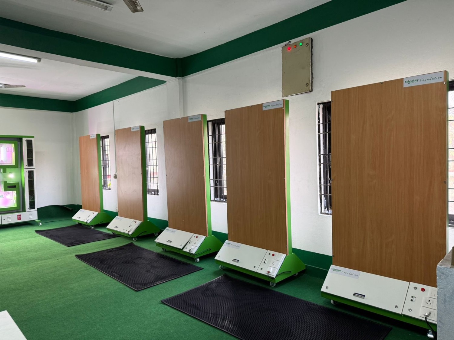 नारायणी बहुप्राविधिक शिक्षालय भरतपुर, १० चितवन Slider Image 5